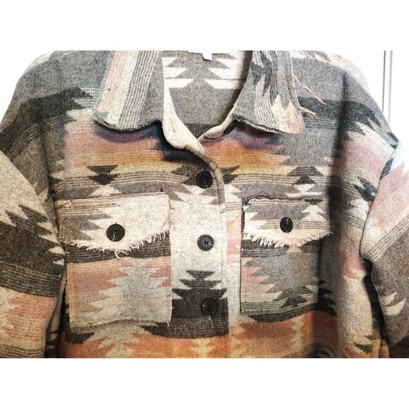 Veveret Large Cropp Flannel Shacket Jacket Aztec Southwest Frayed Hem Pink Gray - Picture 3 of 5
